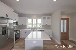 6324 Blendon Woods Dr, Hudsonville, MI 49426 - Photo 2