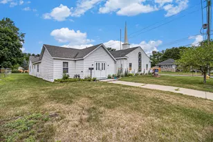 814 E Coffren Ave, Greenville, MI 48838 - Photo 6