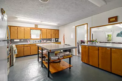 814 E Coffren Avenue, Greenville, MI 48838 - Photo 12