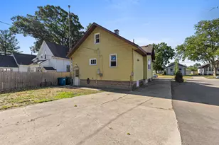 1119 Columbus Ave, Grand Haven, MI 49417 - Photo 18