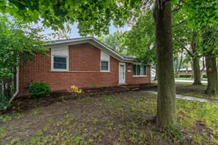 1015 N Maple Rd, Ann Arbor, MI 48103 - Photo 2