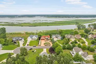 15742 Grand Point Dr, Grand Haven, MI 49417 - Photo 32