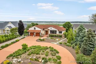 15742 Grand Point Dr, Grand Haven, MI 49417 - Photo 30