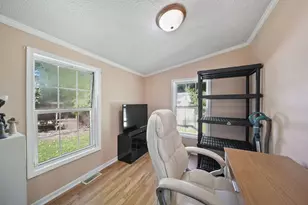 108 S Cove St, Jackson, MI 49203 - Photo 16