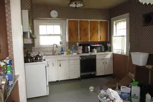 1912 Moores River Dr, Lansing, MI 48910 - Photo 8