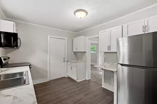 96 Battle Creek Ave, Battle Creek, MI 49037 - Photo 2