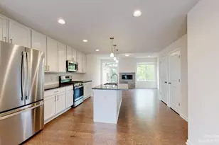 2731 Bristol Rdg Dr, Ann Arbor, MI 48105 - Photo 2