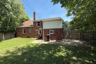 26655 Rosewood St, Roseville, MI 48066 - Photo 2