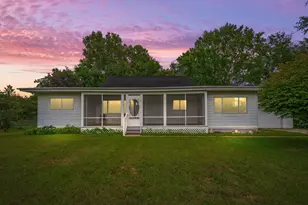 118 Schirmer Pkwy, Buchanan, MI 49107 - Photo 2