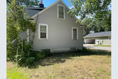 371 E Columbia Avenue, Muskegon Heights, MI 49444 - Photo 2