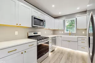 409 Oak St, Three Oaks, MI 49128 - Photo 12