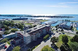 105 W Danaher St, Ludington, MI 49431 - Photo 2