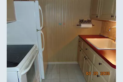 2915 W 13 Mile Road #209, Royal Oak, MI 48073 - Photo 18