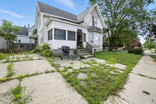 404 S Bridge St, Belding, MI 48809 - Photo 1
