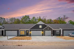 2831 W Cobblestone Ct. SE, Kentwood, MI 49512 - Photo 1