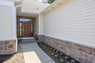 331 Waldon Dr, Battle Creek, MI 49015 - Photo 2