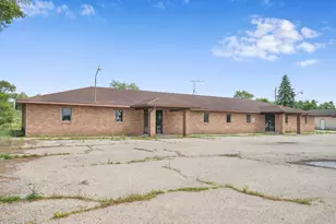 203 S 3rd Ave, Big Rapids, MI 49307 - Photo 4