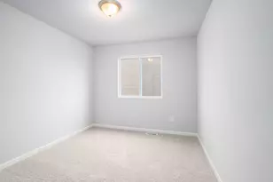 13718 Oasis Ave, Holland, MI 49424 - Photo 18