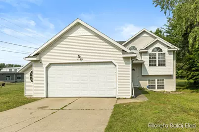 5589 Burlingame Avenue SW, Wyoming, MI 49509 - Photo 1