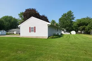 10910 North Dr, Fowler, MI 48835 - Photo 8