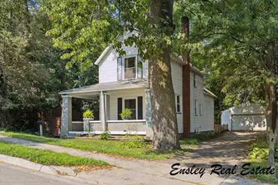 911 Emerald Ave NE, Grand Rapids, MI 49503 - Photo 2