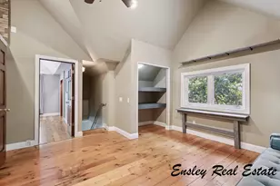 911 Emerald Ave NE, Grand Rapids, MI 49503 - Photo 24