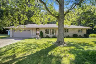 301 Woodland Dr, Buchanan, MI 49107 - Photo 1