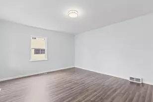 143 Park St, Adrian, MI 49221 - Photo 4