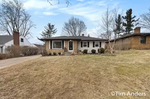 2427 Sinclair Ave NE, Grand Rapids, MI 49505 - Photo 2