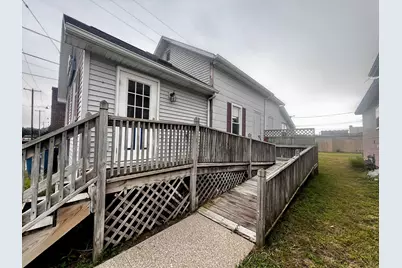 208 S Harrison Street, Ludington, MI 49431 - Photo 2