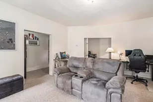 210 N Lavinia St, Ludington, MI 49431 - Photo 8