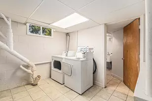 210 N Lavinia St, Ludington, MI 49431 - Photo 42