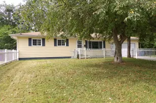 341 Algonquin St, Battle Creek, MI 49037 - Photo 1