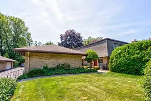 2727 S Lakeshore Dr, Saint Joseph, MI 49085 - Photo 2