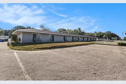 1882 N Lakeshore Dr, Ludington, MI 49431 - Photo 26