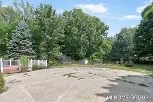 663 Lugers Rd, Holland, MI 49423 - Photo 10