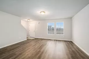 13726 Oasis Ave, Holland, MI 49424 - Photo 2