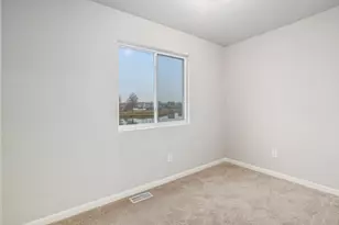 13726 Oasis Ave, Holland, MI 49424 - Photo 8