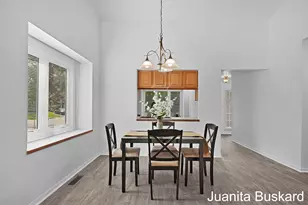 2743 Mulford Dr SE, Grand Rapids, MI 49546 - Photo 10