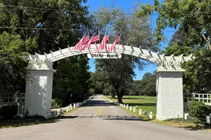 3 Lilac Ln, Grand Beach, MI 49117 - Photo 4