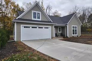 1468 Maplewood Dr, Jenison, MI 49428 - Photo 2