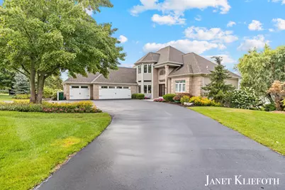 7230 Cuesta Way Drive NE, Rockford, MI 49341 - Photo 4