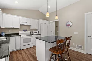 9163 Cottage Trl, Richland, MI 49083 - Photo 8