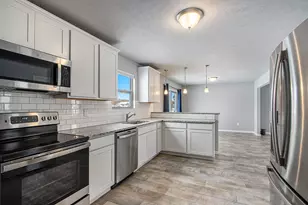 47805 Silver Oaks W, Mattawan, MI 49071 - Photo 6