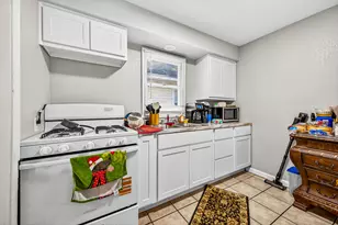 827 W Larch Ave, Muskegon, MI 49441 - Photo 104