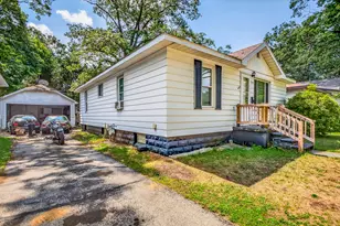 827 W Larch Ave, Muskegon, MI 49441 - Photo 38