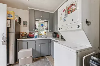 1529 S Pennsylvania Avenue, Lansing, MI 48910 - Photo 8