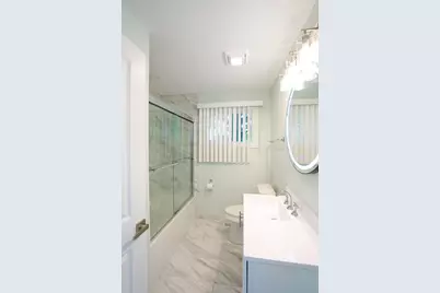 2010 S Benton Center Road, Benton Harbor, MI 49022 - Photo 14