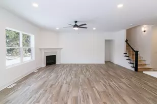 19360 Newburgh Rd, Livonia, MI 48152 - Photo 6