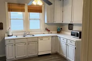 1008 Wayne St, Saint Joseph, MI 49085 - Photo 22